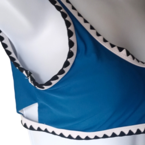 ROMWE Women's Embroidery Triangles Bikini Top . Size L. - Picture 10 of 10